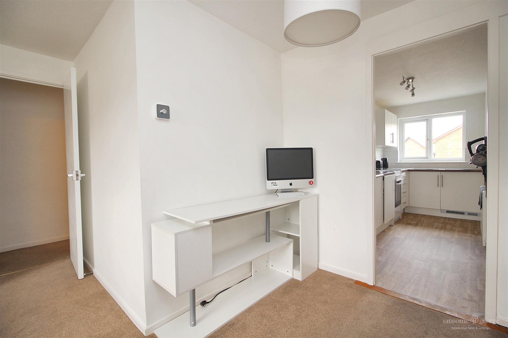 Warley Rise, Tilehurst, Reading